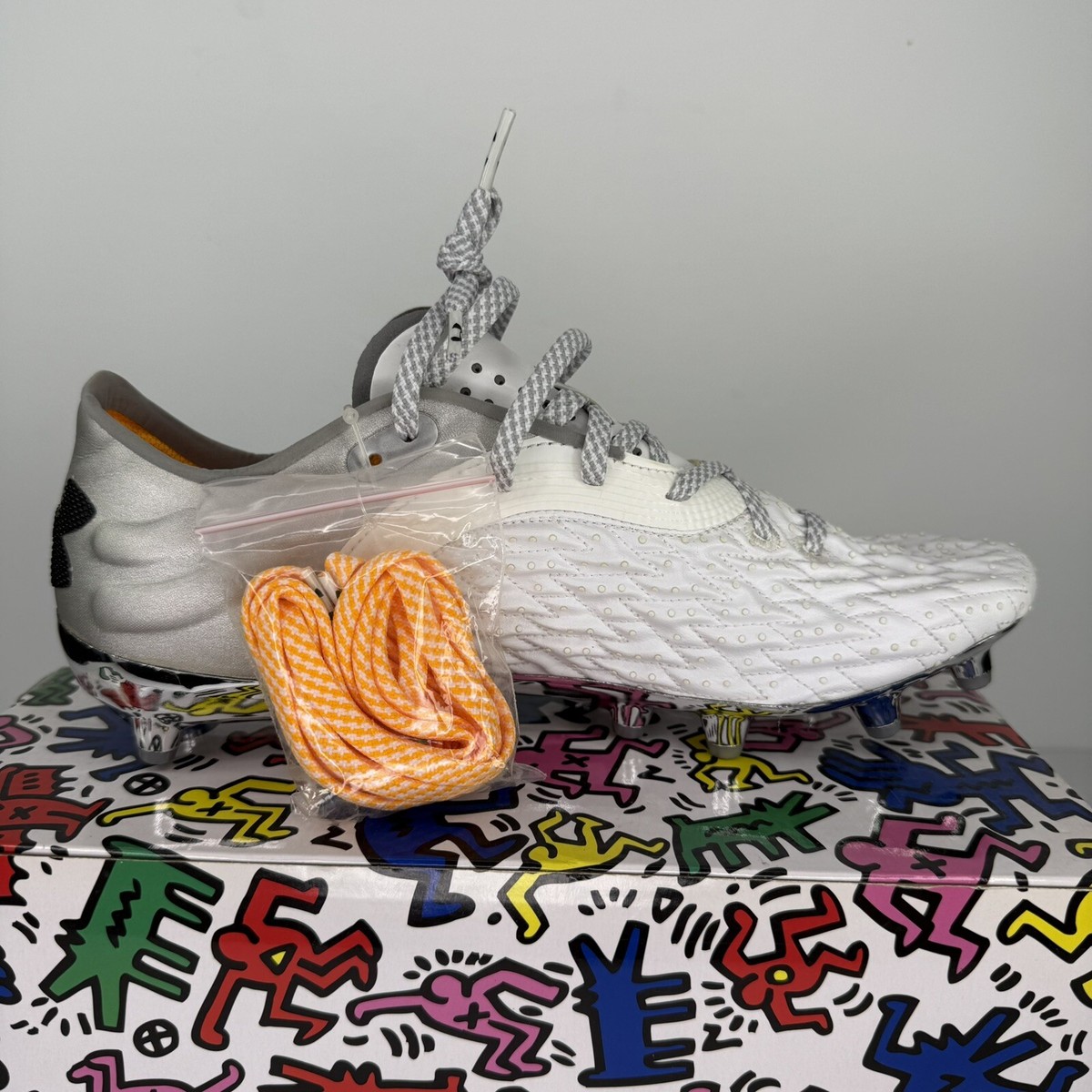 Under Armour Clone Magnetico Pro 2.0 FG White 3025640-100  display picture 1