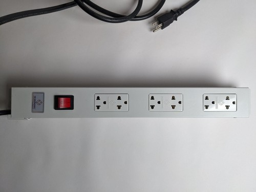 German 6 Way 19" Power Board Server Rack Mount PDU Surge + Switch (EU and US) - 第 2/2 張圖片