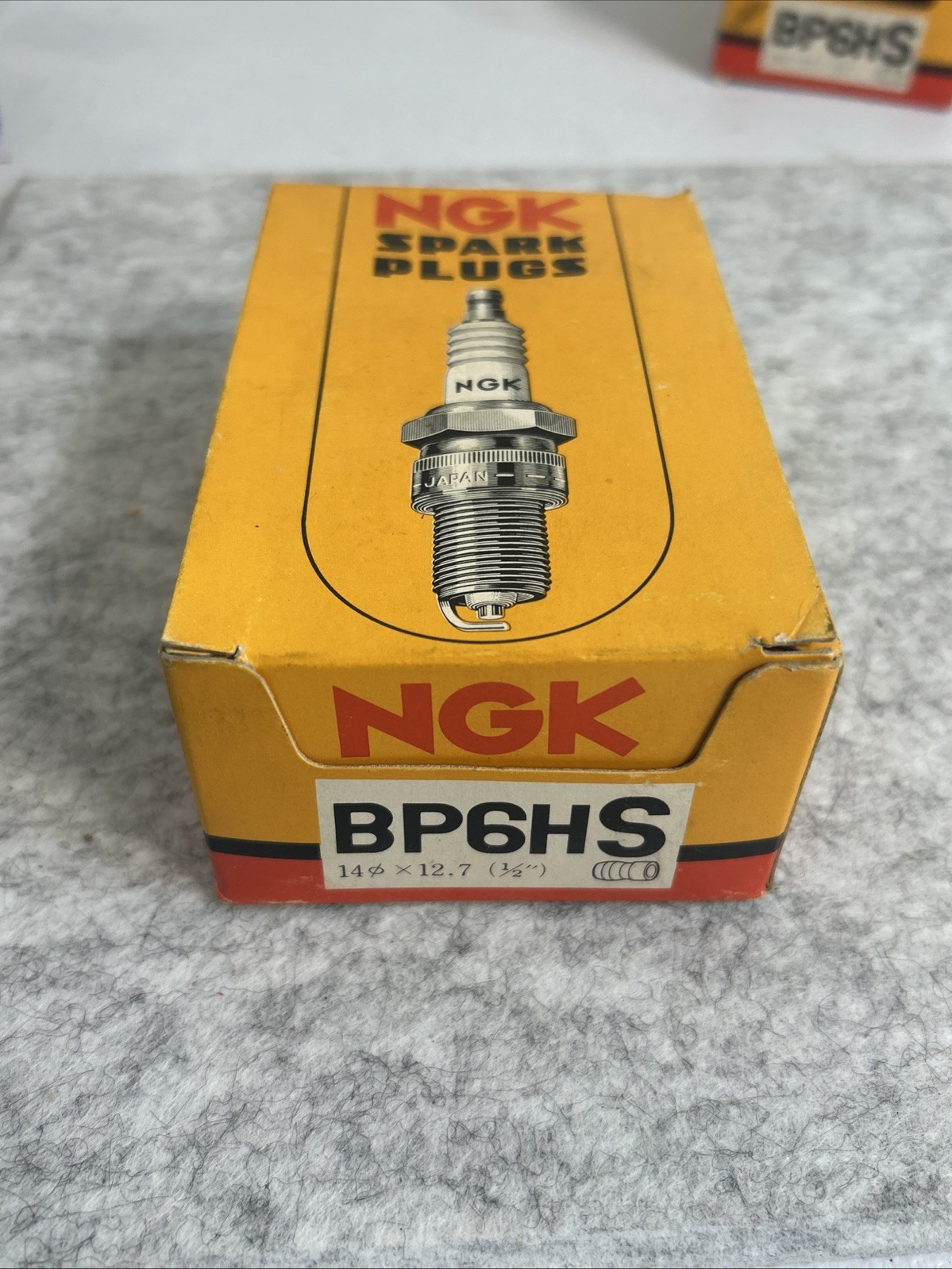 10 Pack Genuine NGK BP6HS / 7331 Spark Plugs NOS Offers Welcome New Old Stock