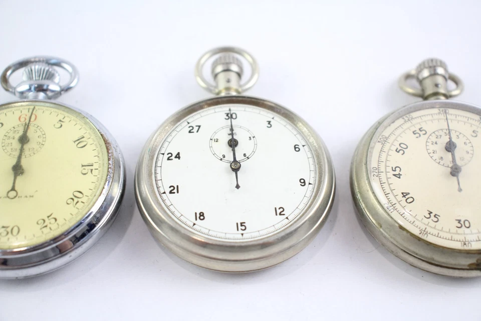 Vintage WW2 Military Issue Stop Watches Inc. Waltham Etc SPARES/REPAIRS x 3 - Image 3 of 4