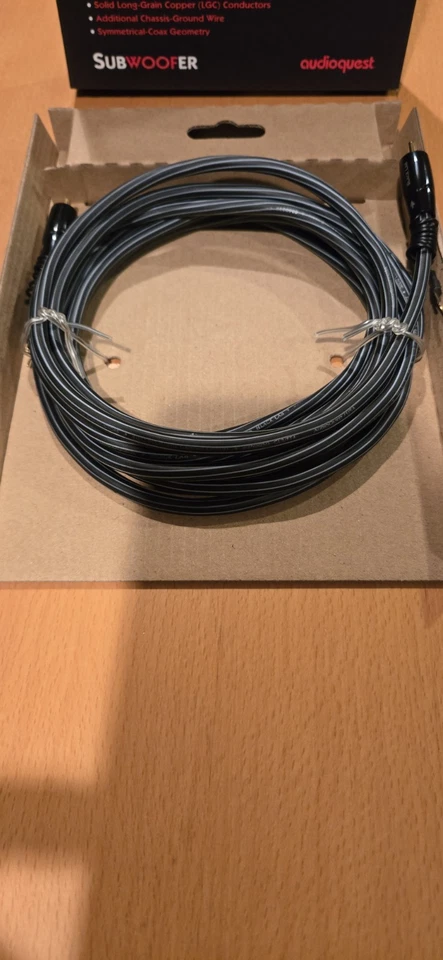 AudioQuest Black Lab 3 m | 10' 0" Subwoofer Audio Interconnect - Image 2 of 4