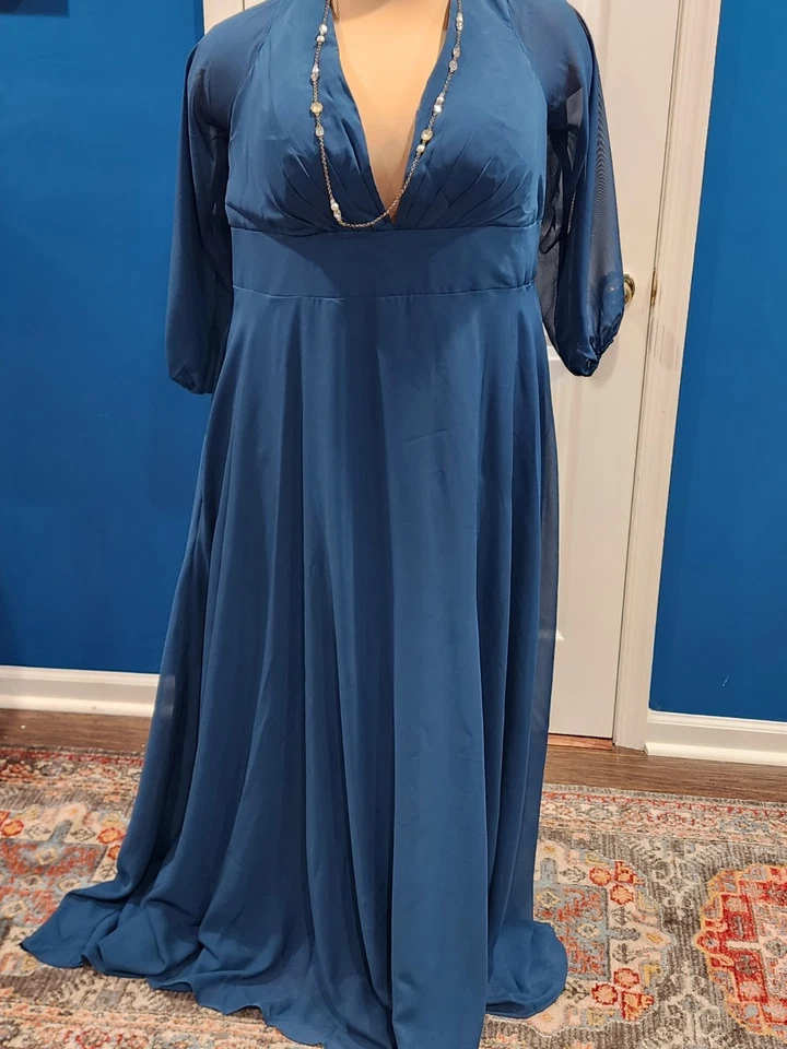 NWT Gorgeous Blue Chiffon Long Sleeve Evening Gown - Size 24 - Image 4 of 4