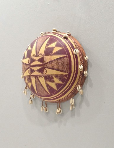 Sonajero de calabaza africana conchas de cowrie musical Burkina Faso - Imagen 3 de 4