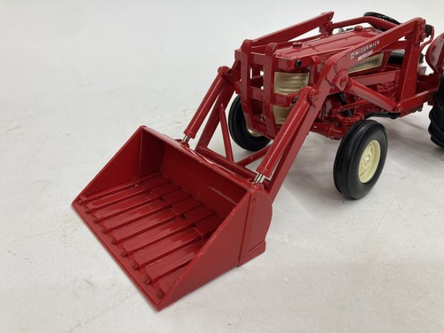 Ertl Case International 350U Tractor w/ Loader & Manure Tines 1/16 Die Cast - Picture 2 of 12