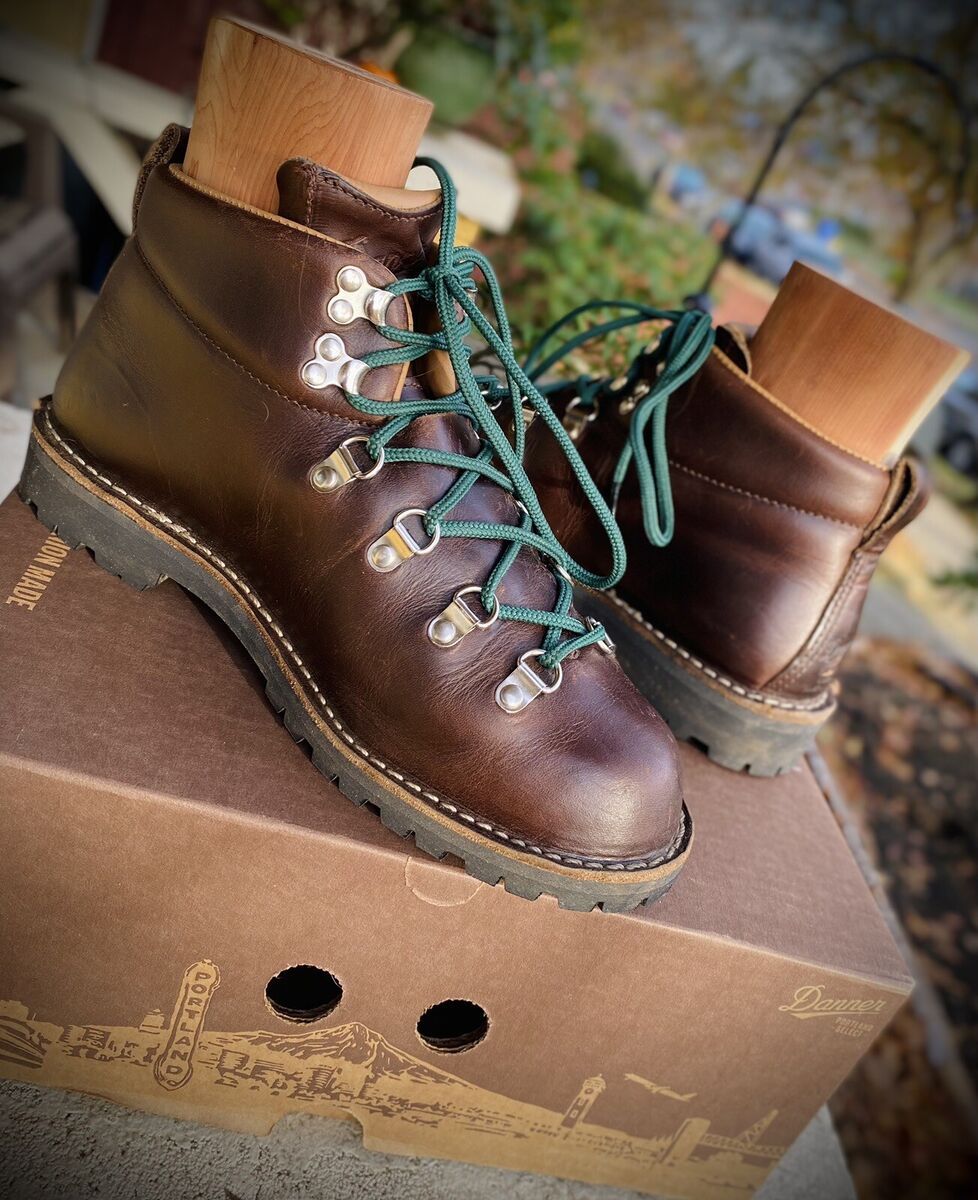 RARE DANNER MOUNTAIN TRAIL 90TH ANNIVERSARY Women's 8.5 RARE DANNER MOUNTAIN TRAIL 90TH ANNIVERSARY Women's 8.5