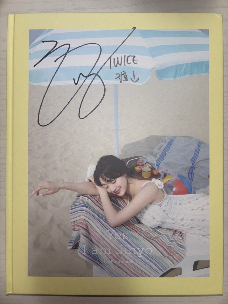 Twice ジヒョ 直筆サイン Yes,Iam Jihyo TWICE JIHYO [YES, I AM JIHYO] Autographed Signed PhotoBook