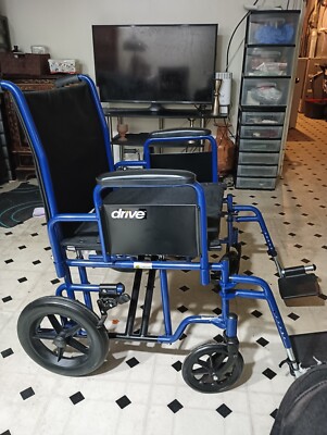車椅子　Drive Medical BLS16FBD-ELR Drive Medical bls16fbd-elr Blue Streak Wheelchair with Flip