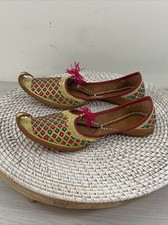 Vintage Mojari Indian Women  s Festival Shoes. All Leather Handmade. Sz 4
