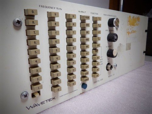 Wavetek Digital VCG Model 113 - Picture 2 of 4