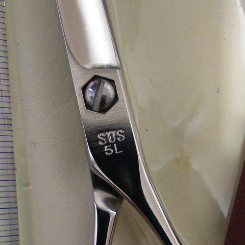 New SCISSORS NIC Right Hand 5.0 inch Professional Shears - Picture 3 of 4