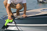 Limpiador de barcos Shine Doctor 32 oz. con limpiadores y brillos de toallas de microfibra de 16"" x 16"" - Imagen 4 de 10
