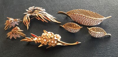 VINTAGE BOUCHER GLADIOLUS #8373P LE COUTURIER LeC #3297 BROOCHES EARRINGS LOT