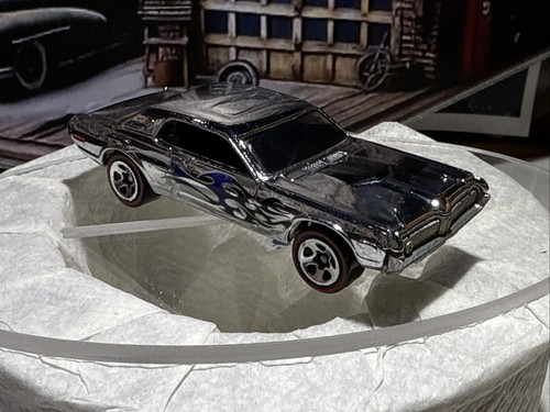 Hot Wheels Classics Series 1 1968 Mercury Cougar Chrome with Flames #7/25 2004 - 第 1/10 張圖片