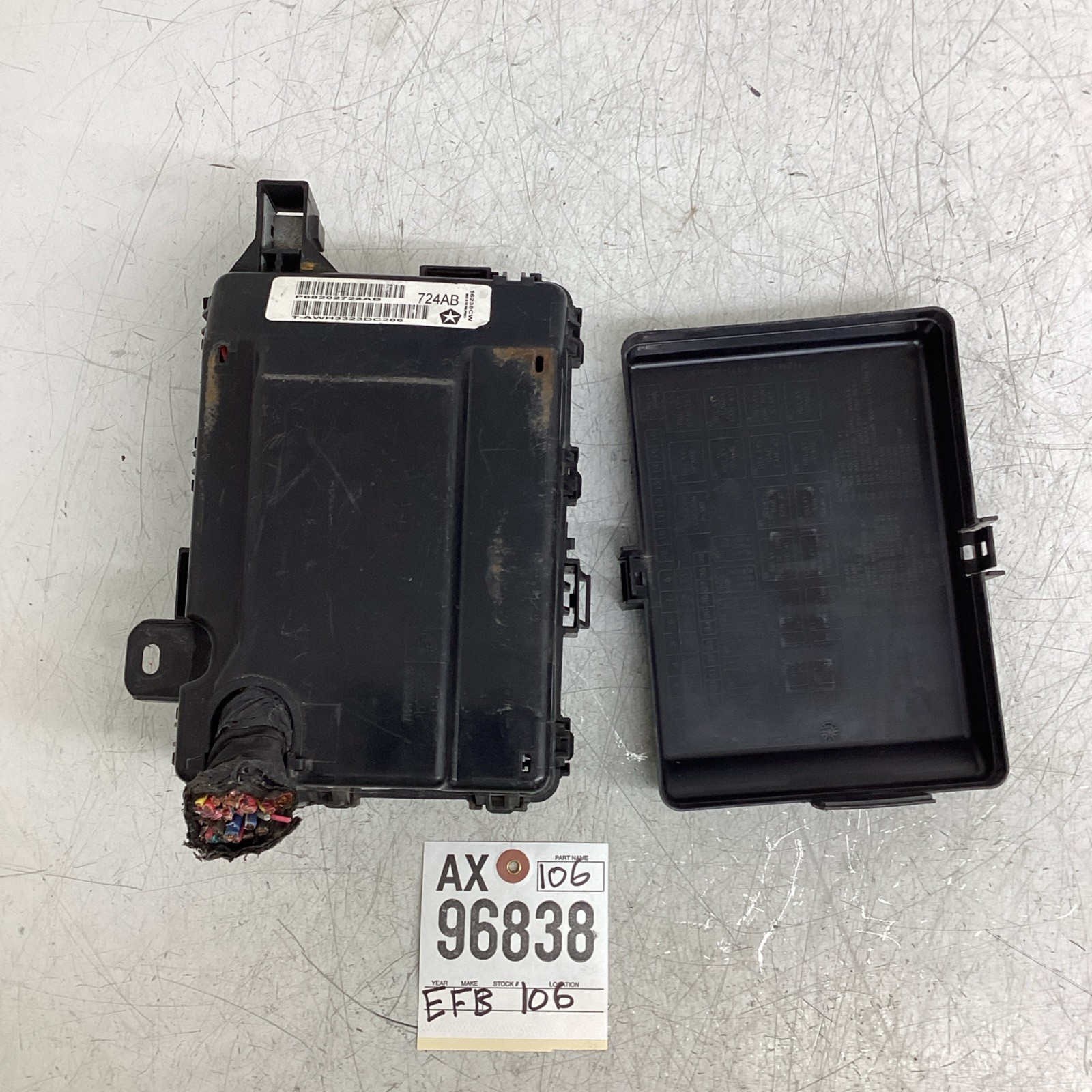 14-24 DODGE CHARGER FUS BOX POWER DISTRIBUTION FUSE 7154763030 OEM
