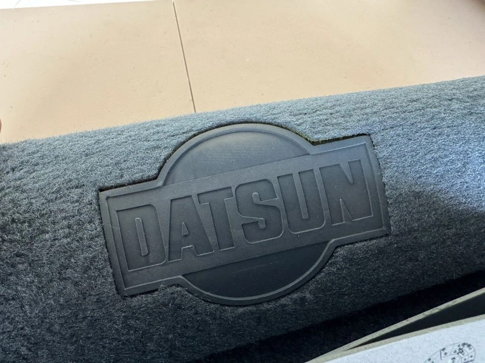 Juego de 4 alfombrillas alfombradas Datsun 310 azul claro - NOS 99990-00946BL Foto 3 de 4