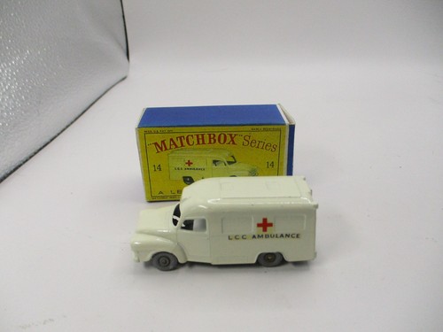 MATCHBOX G-10B FIRE STATION GIFT SET NEAR MINT STATION IOB RESTORED VEHICLES INB - Picture 15 of 24