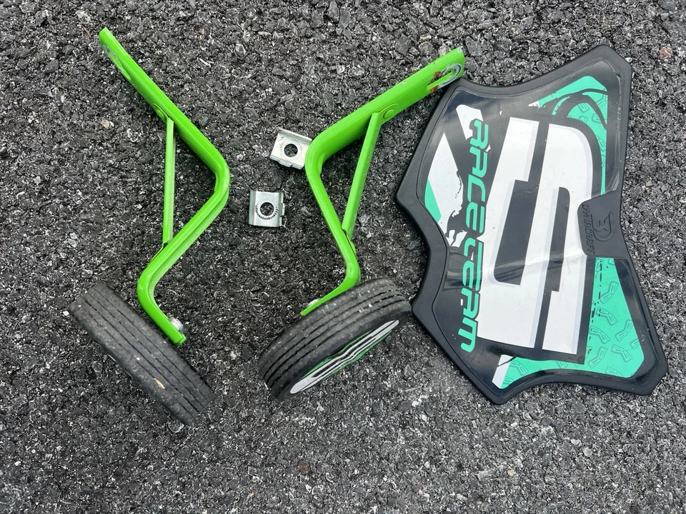 18 英寸车轮自行车男孩绿色浪涌赛车队 dynacraft bmx  — 第 2/3 张图片