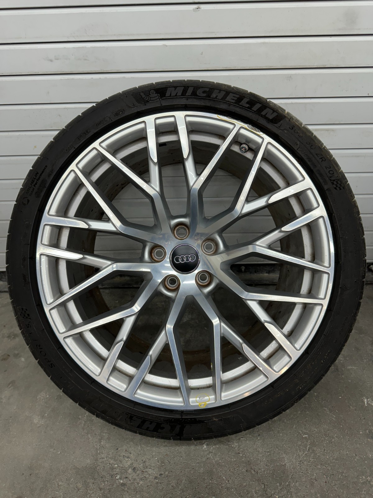 2017 AUDI R8 REAR RIM WHEEL TIRE 305/30 20X11 OEM *CURBRASH/WEAR 8-14*