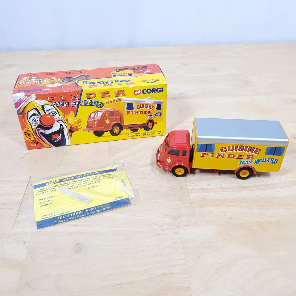 Corgi Pinder Jean Richard Renault Faineant Fourgon Cuisine Circus Truck 71402 - Image 2 of 4