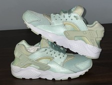 Size 5 (GS) - Nike Huarache Run SE Low Mint Green
