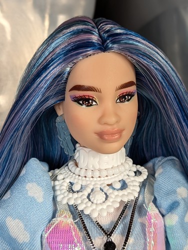 Barbie Extra Doll With Curvy Body & Blue Curly Hair - Includes Bomber Jacket, Skateboard, 2 Kittens & More - View #8