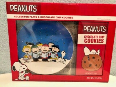 Peanuts Gang Holiday Collectible Plate & Chocolate Chip Cookies Set 2020