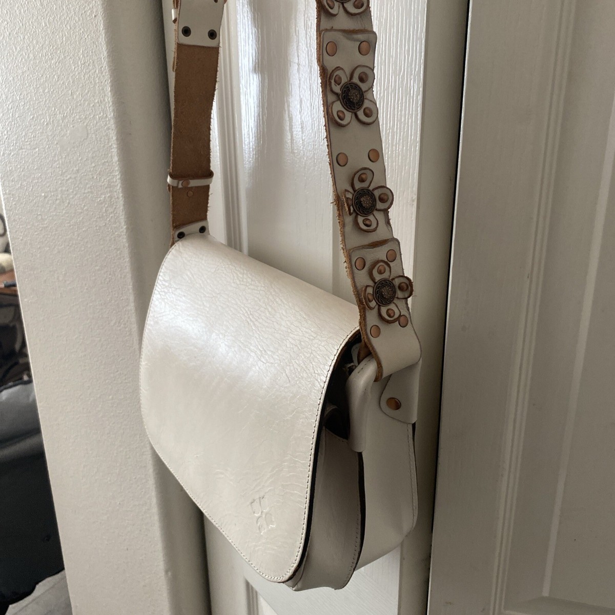 PATRICIA NASH Armerina Square Flap White Leather Flap Saddle Bag