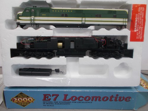 PROTO 2000 ~ SOUTHERN E7 ANGETRIEBENE LOK # 2905 MIT DCC STECKER ~ HO SCALE | Zustand: Used