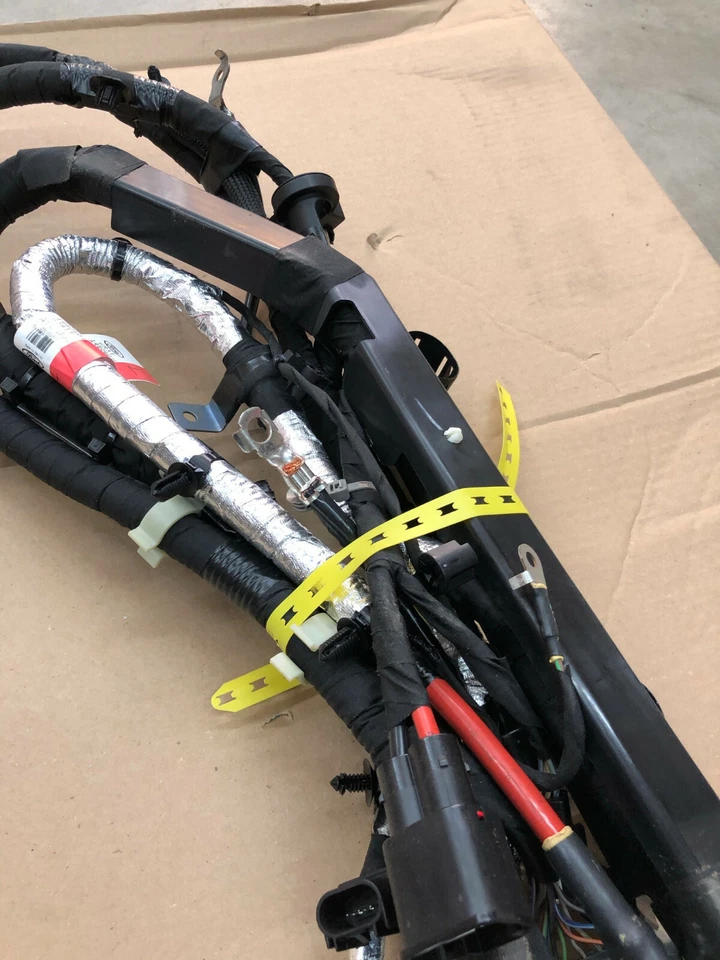 MONTAJE DE ARNÉS DE CABLE DE BATERÍA MOTORCRAFT WC96688 PARA FORD MUSTANG 2016-17 5,0 L* Foto 3 de 4