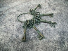 Cast Iron Ring Skeleton Keys Costume Prop Victorian Dungeon Jail Prison Haunted