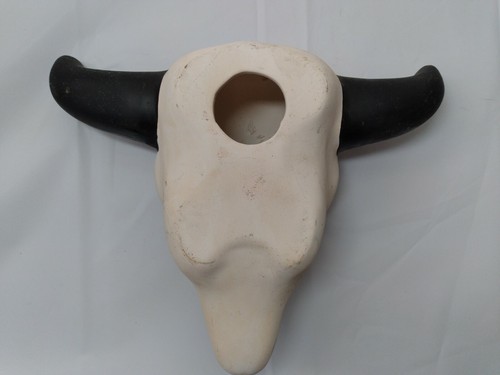 Cow Skull Wall Decor Ceramic Painted Decoration Black White Graphic 9" Wide GP - Picture 3 of 6