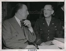 1944 Press Photo Lt. Col. Edward Heller & Connecticut Gov. Robert Hurley in DC