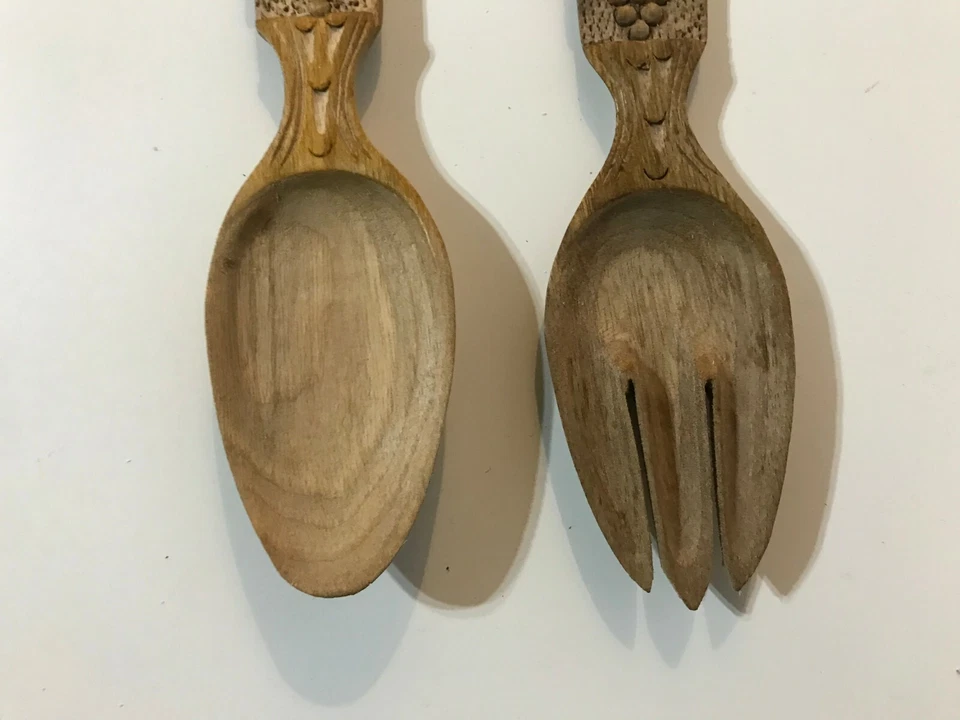 Wooden Hand Carved Decorative Spoon & Fork With Grape Design - Image 3 of 4