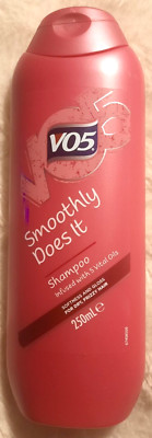 V05 SMOOTHLY DOES IT SHAMPOO UND CONDITIONER 250mls 5 OiLS