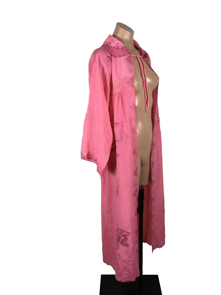 Vtg 50s pink Embroidered Long Sleeve Tie Front Robe Duster Housecoat Floral S/M - Image 3 of 4