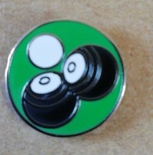 BOWLS BALL ENAMEL PIN BADGE - NEW