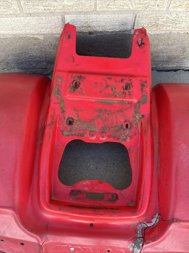 Guardabarros trasero Honda ATC185S 1980 HONDA ATC 185S guardabarros OEM Foto 3 de 4