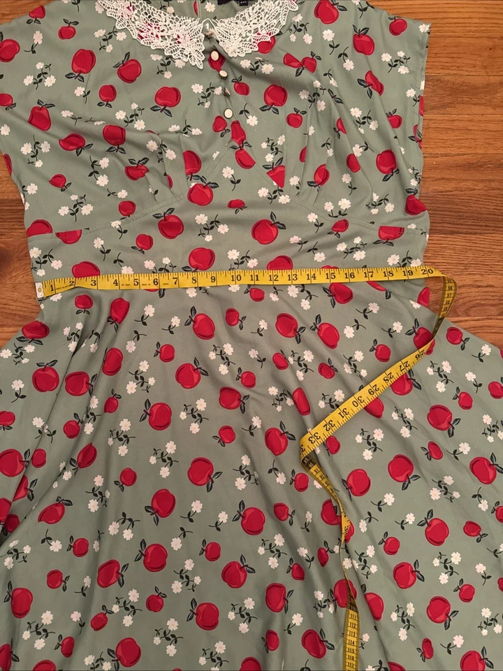 Vestido Vixen Verde Estampado Manzana Hell Bunny Vintage Pinup, Talla 4XL Cuello Encaje Foto 3 de 3