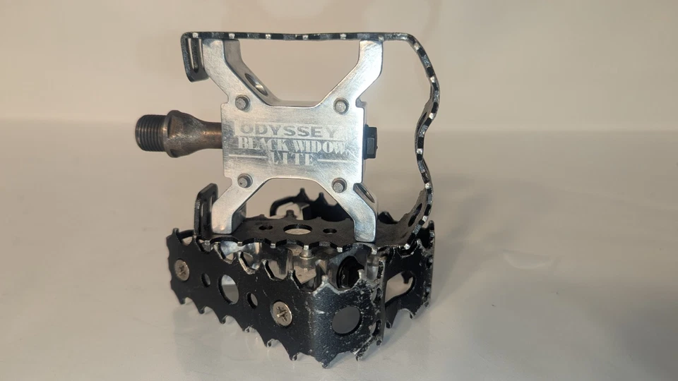 Pedales BMX Odyssey Black Widow lite 9/16 luz escuela BMX vintage años 80 90 3 piezas Foto 2 de 4