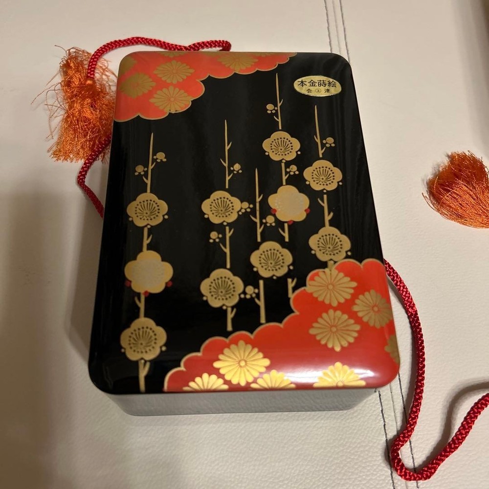 Jubako Bento Box Japanese Aizu genuine gold (pure gold) makie lacquer small box