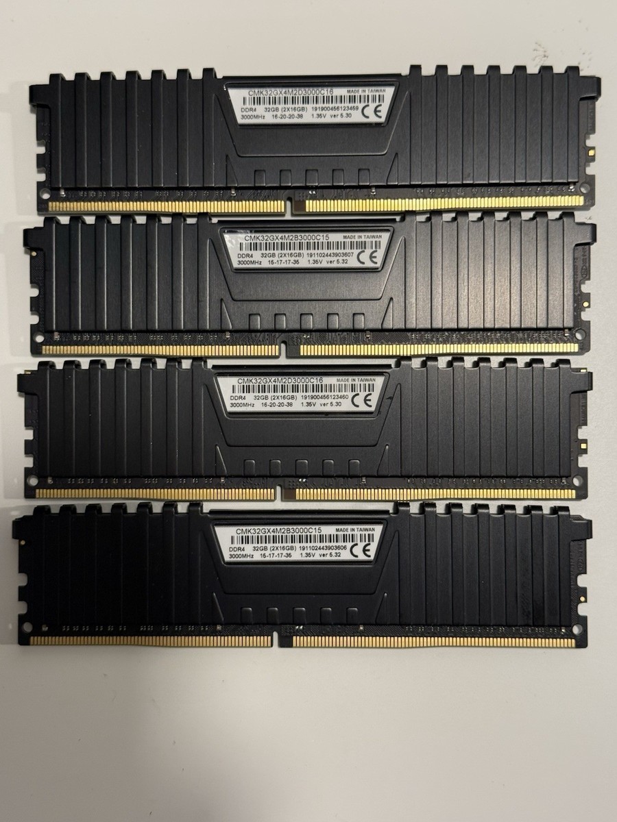 Corsair CMK32GX4M2B3000C15 Vengeance LPX DDR4 3000mhz Dual Memory