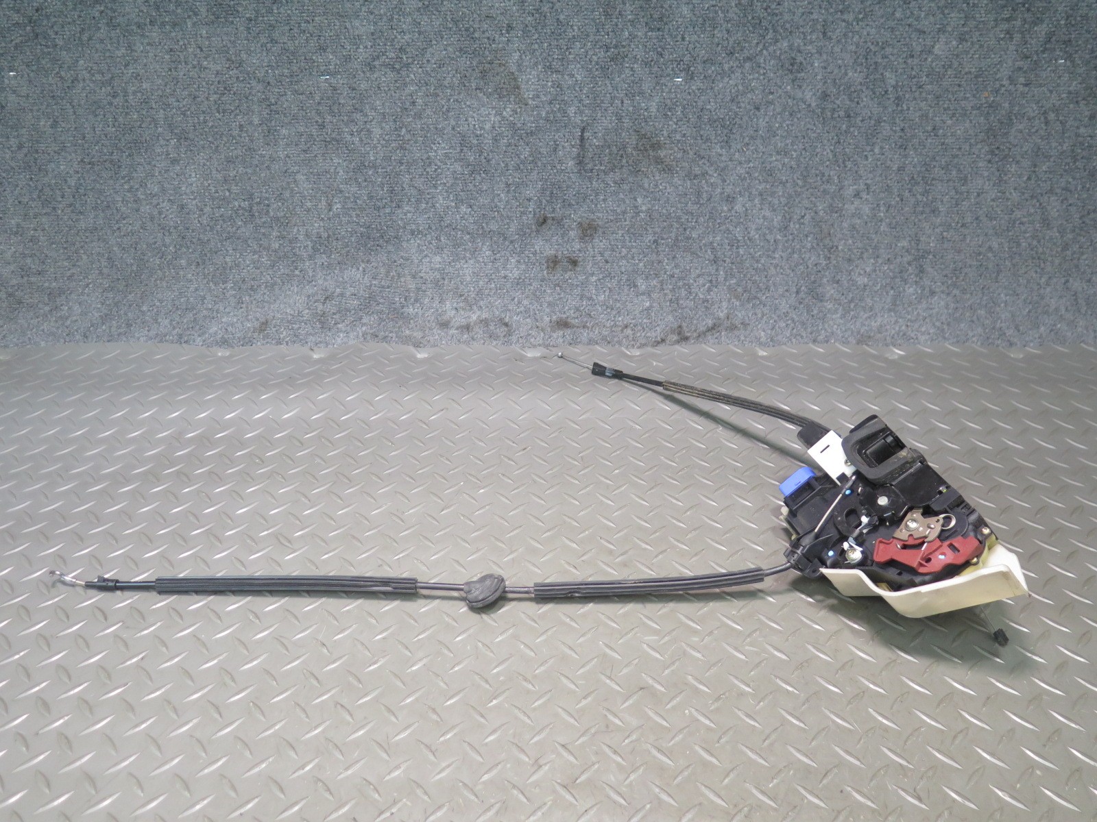 2006-2012 BENTLEY CONTINENTAL FLYING SPUR REAR LEFT DOOR LOCK LATCH ACTUATOR