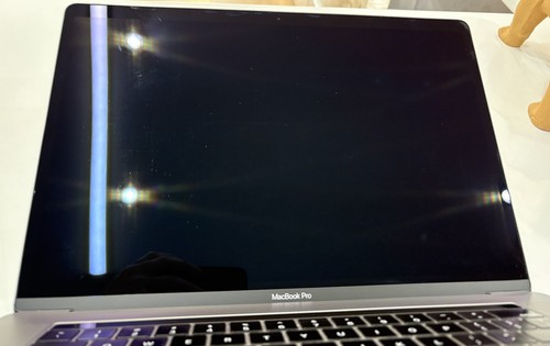 Apple MacBook Pro 15" / 512 Go SSD / Intel Core i7 / 16 Go RAM / A1990 - Photo 3/8