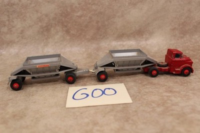 G00B MATCHBOX KING SIZE M-4 FRUEHAUF HOPPER DUMP BOTTOM TANDEM SEMI TRUCK