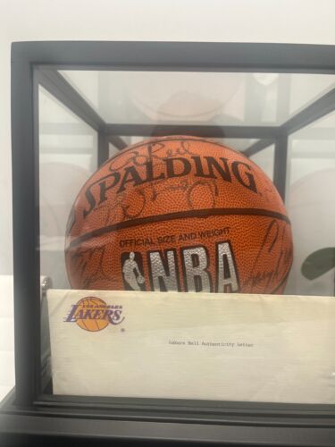 L.A. Lakers 1993-1994 Authentic Signed Lakers Ball - Picture 3 of 3