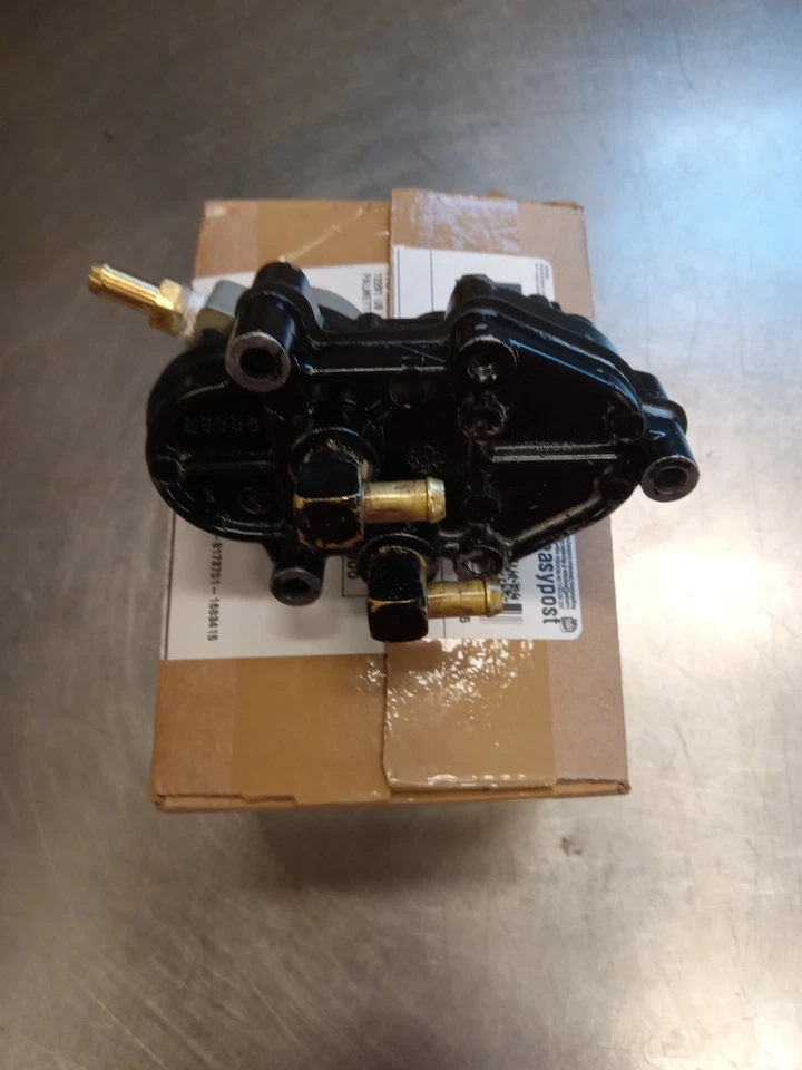 NLA 6cyl. Merc O.B limpio. probado. Bomba de combustible reconstruida con filtro de acero hsg. Foto 2 de 3