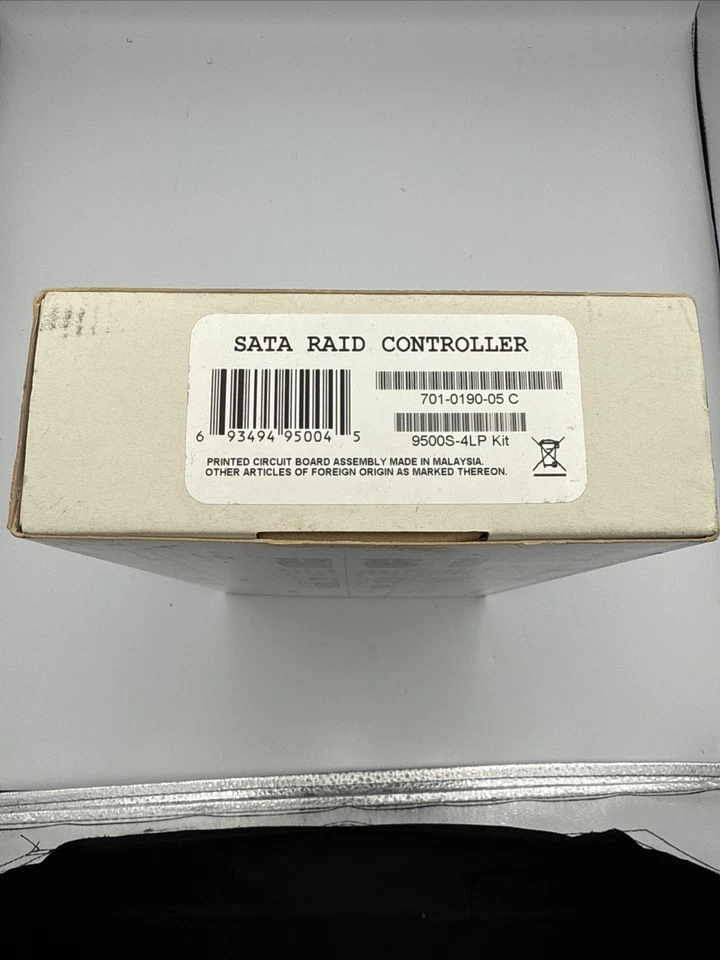 AMCC Storage 3WARE 9500S-4LP PCI-64BIT SATA RAID Controller 701-0190-05 C KIT - Image 3 of 4