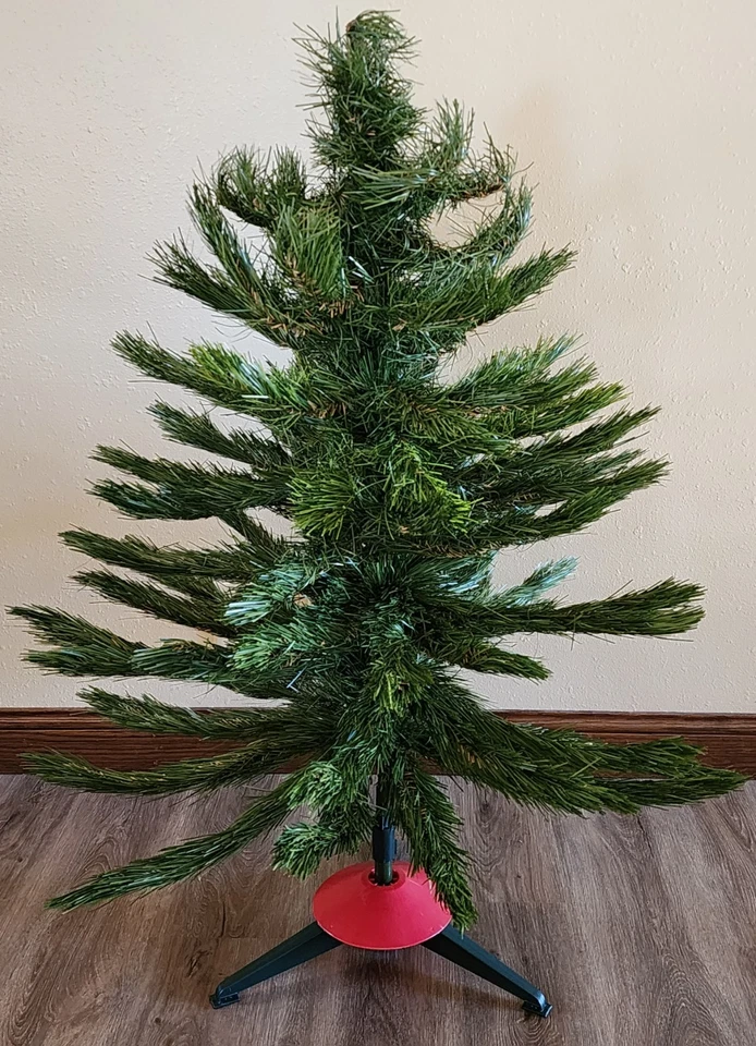 复古加拿大松树圣诞树 4 英尺通用泡沫塑料带支架和盒子 — 第 4/4 张图片