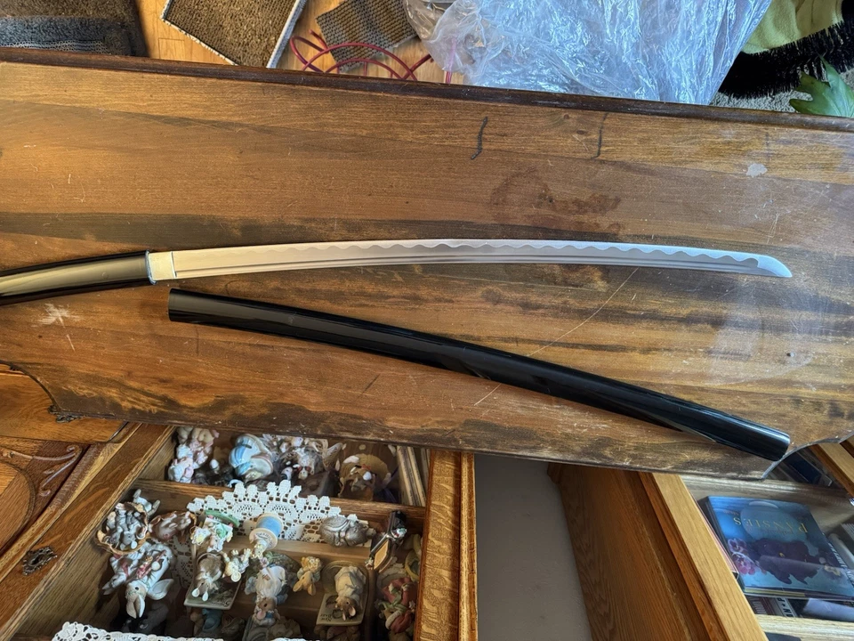 Black Katana 9260 Spring Steel Japanese Samurai Sword Full Tang Razor Sharp - Image 3 of 4