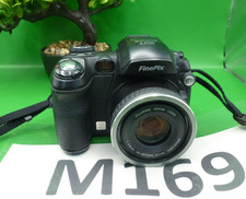 Fuji FinePix S5500 Compact Digital Camera 4MP 10x Zoom Lens refm